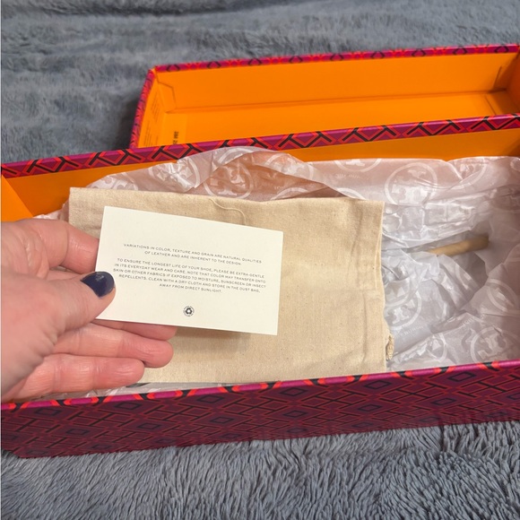 Tory Burch Mauve Leather Flats - Picture 5 of 8